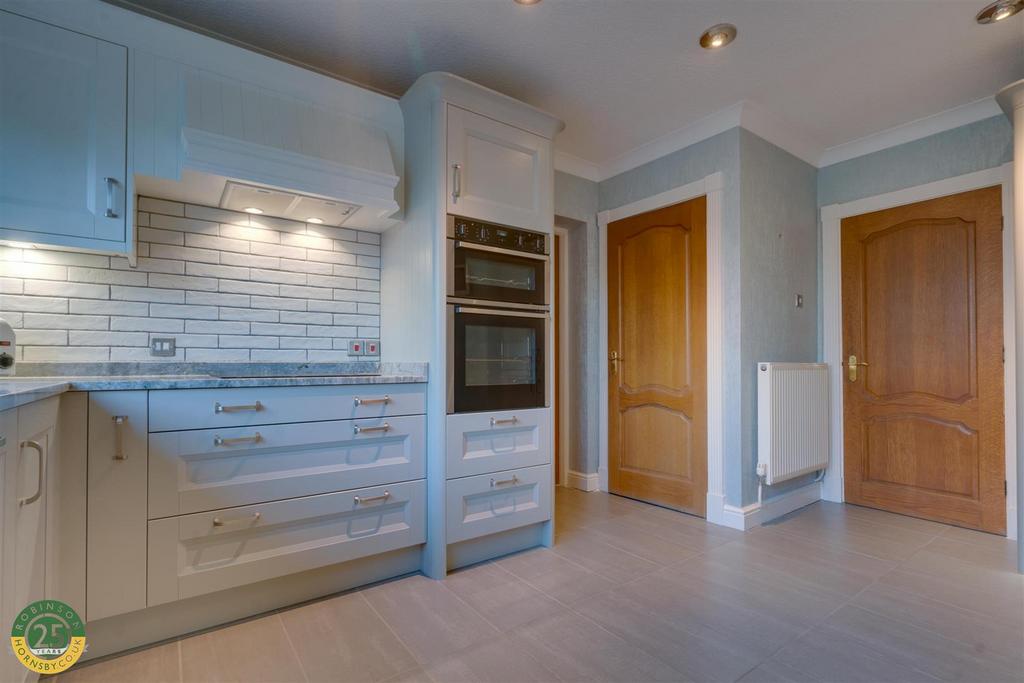 Kitchen  6.jpg