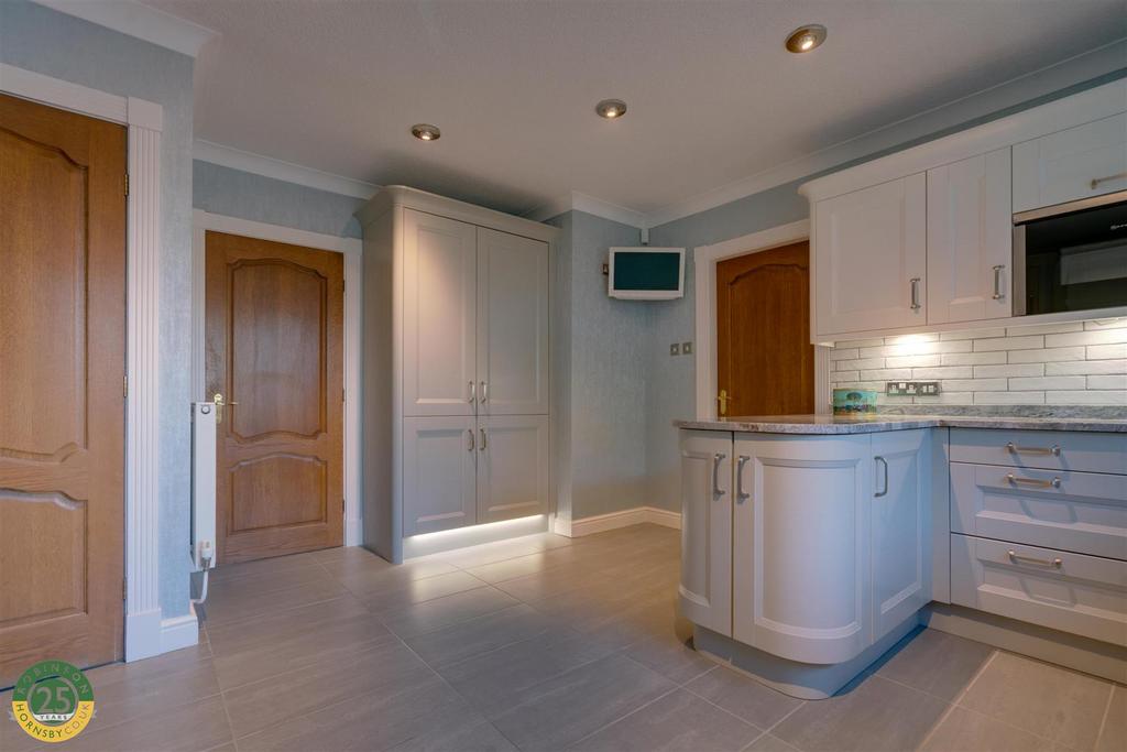 Kitchen  3.jpg