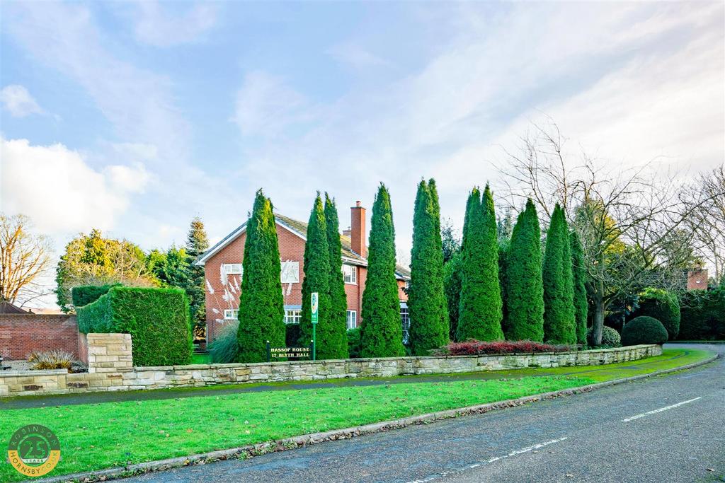 Front of Property  2.jpg