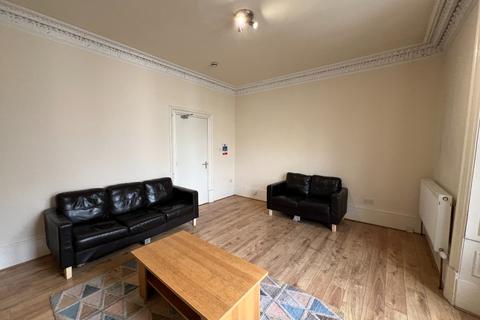 3 bedroom flat to rent, Perth Road, West End, Dundee, DD1