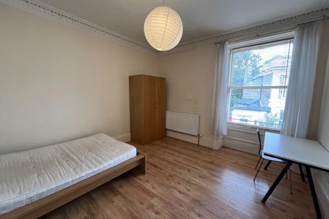 3 bedroom flat to rent, Perth Road, West End, Dundee, DD1
