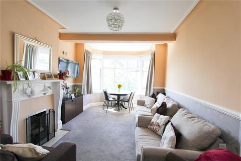 3 bedroom apartment for sale, Lord Roberts Avenue, Leigh-on-Sea, Essex, SS9