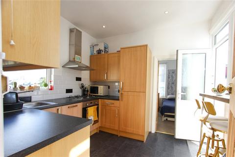 3 bedroom apartment for sale, Lord Roberts Avenue, Leigh-on-Sea, Essex, SS9