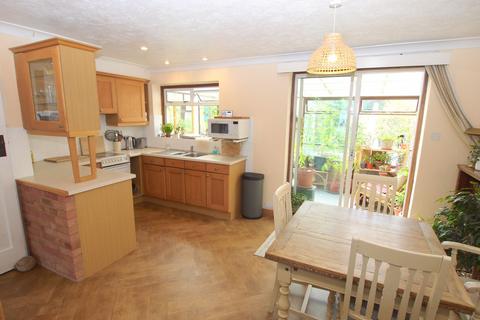3 bedroom terraced house for sale, Coombe Avenue, Sevenoaks, TN14