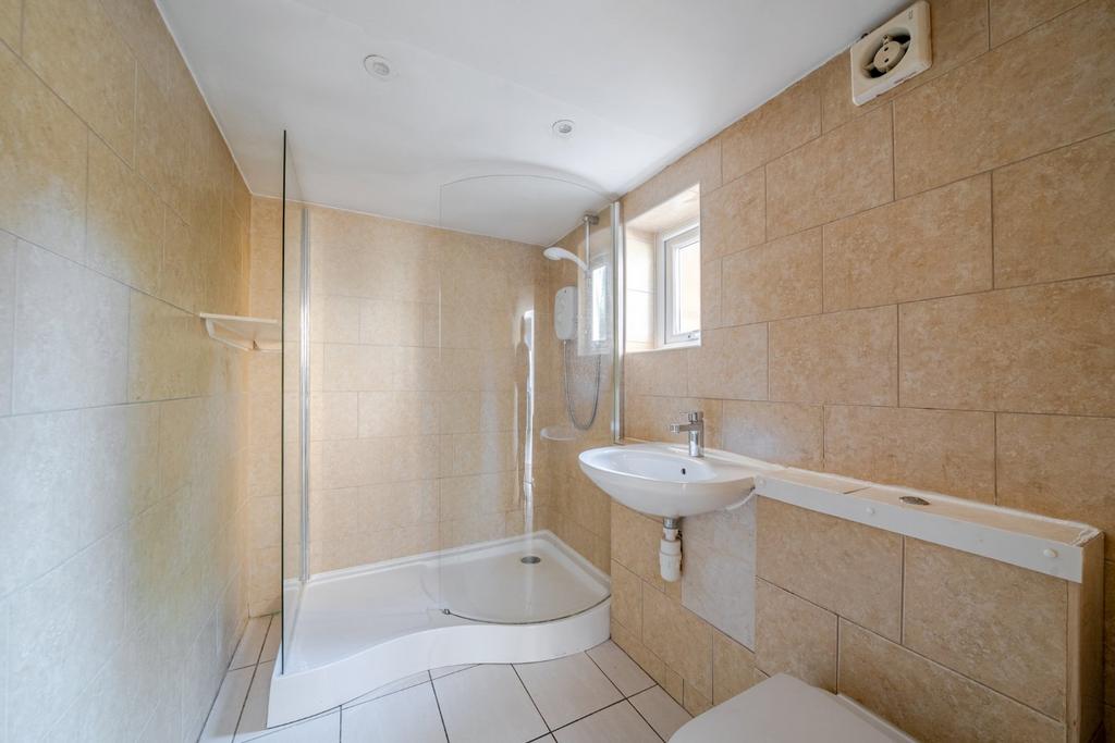Gf Shower Room