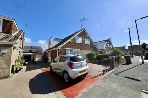 3 bedroom semi-detached house for sale, Thorndale, Hull