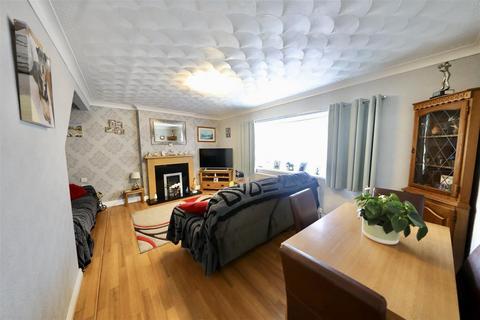 3 bedroom semi-detached house for sale, Thorndale, Hull