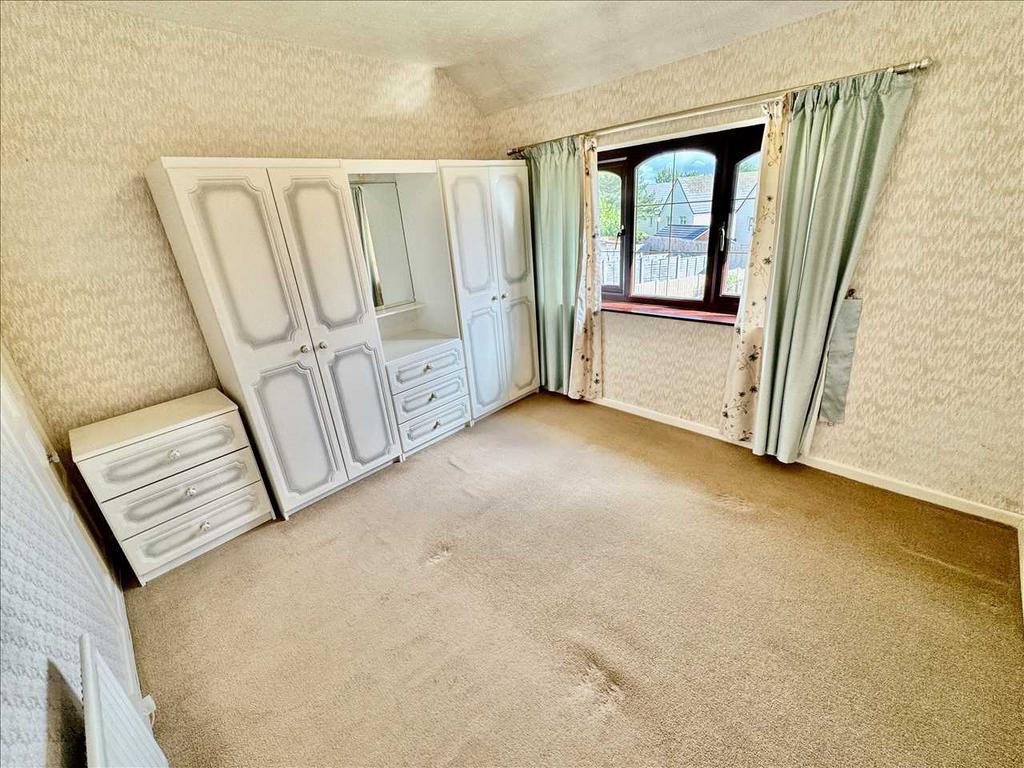 BEDROOM 2 (Rear)