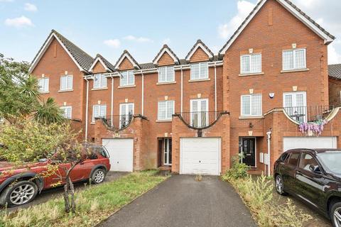undefined, Langley,  Berkshire,  SL3