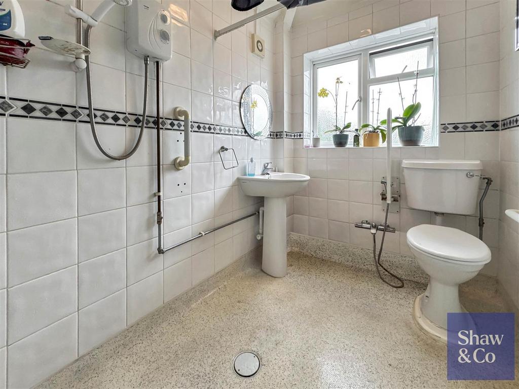 Shower Room.jpeg