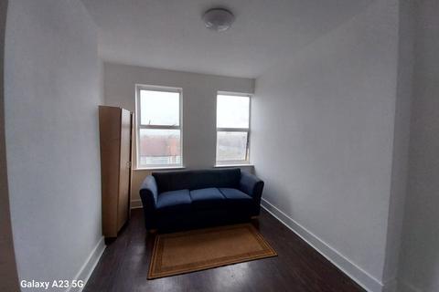 2 bedroom flat to rent, Allenby Road, Southall, UB1