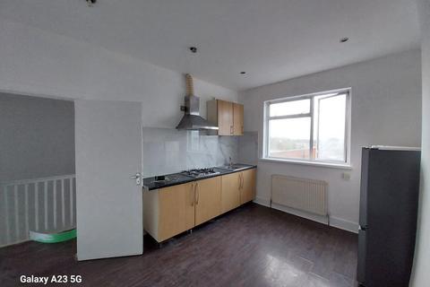 2 bedroom flat to rent, Allenby Road, Southall, UB1