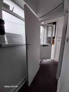2 bedroom flat to rent, Allenby Road, Southall, UB1
