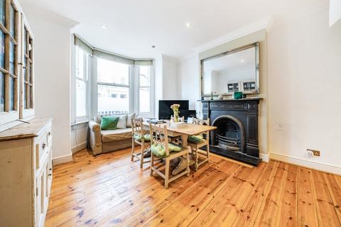 2 bedroom flat to rent, Sandmere Road, London, SW4