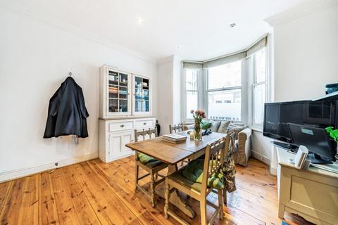 2 bedroom flat to rent, Sandmere Road, London, SW4