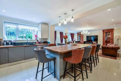 5 bedroom detached house for sale, Swiss Close, Farnham, GU10