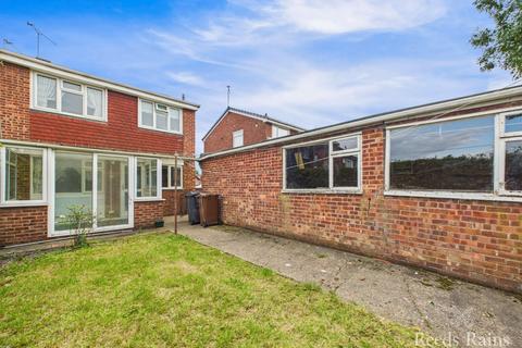undefined, Astral Way, Hull HU7