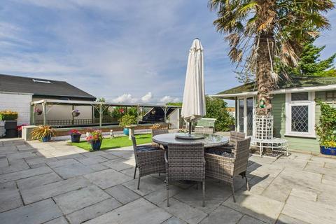 4 bedroom detached house for sale, Valley Road, Bristol BS20