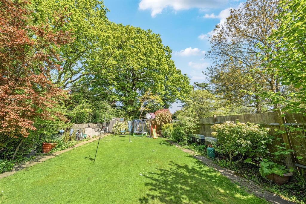 Davidson Frost-Wellings, DFW, Whitchurch Gardens,