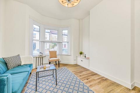 40a Solon Road, London, SW2 5UY
