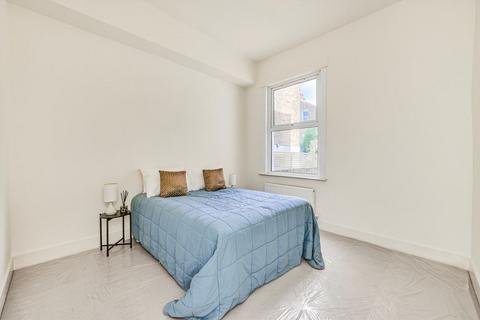 40a Solon Road, London, SW2 5UY