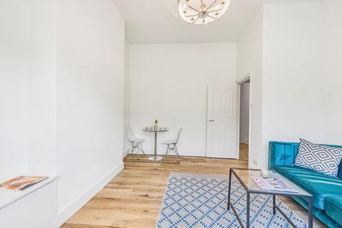 40a Solon Road, London, SW2 5UY