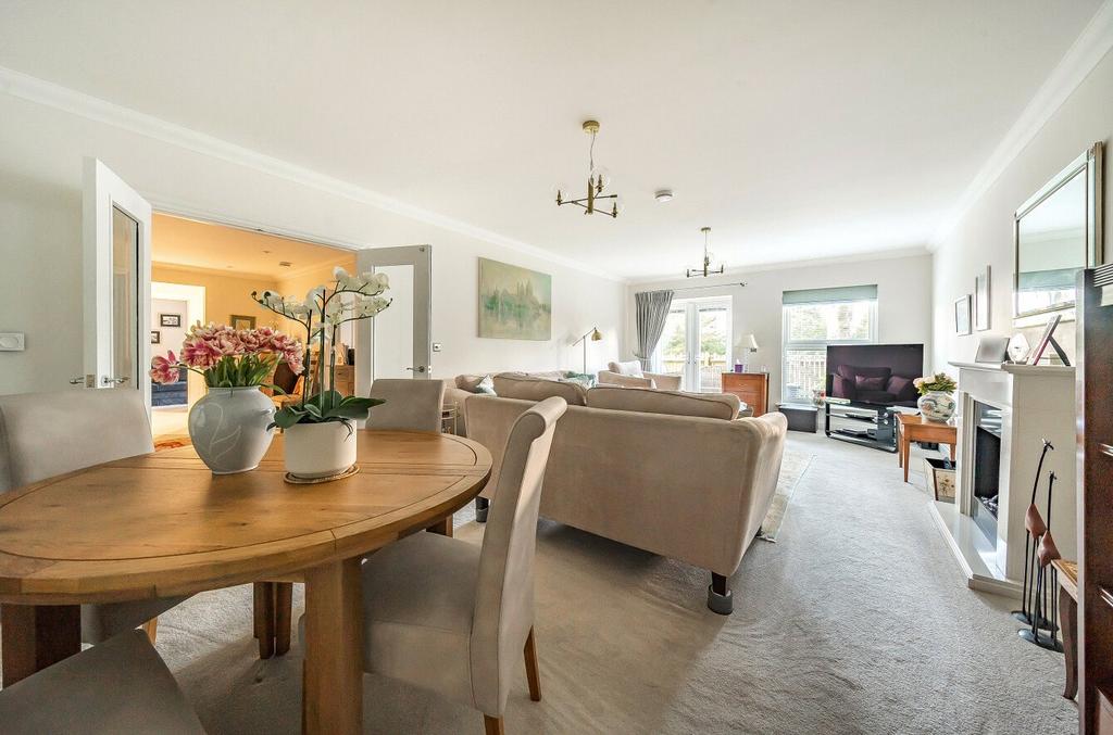 Sitting/Dining Room