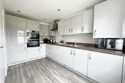 3 bedroom semi-detached house for sale, Colden Common