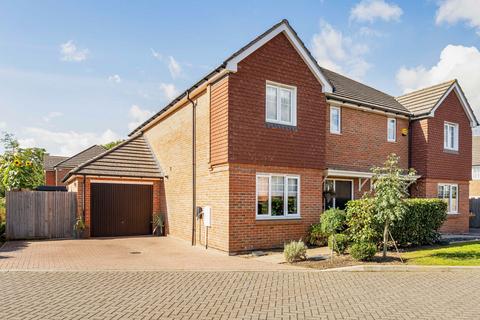 20 River Walk, Fetcham, Leatherhead, KT22 9FF