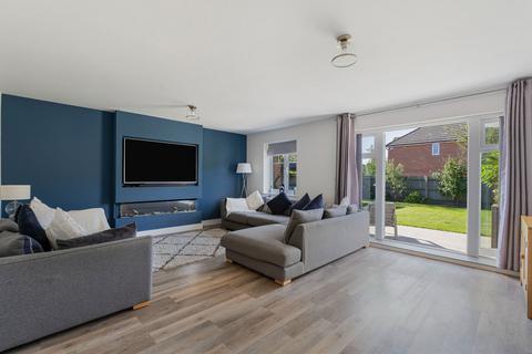 20 River Walk, Fetcham, Leatherhead, KT22 9FF