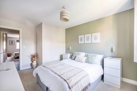 20 River Walk, Fetcham, Leatherhead, KT22 9FF