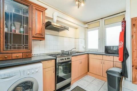 2 bedroom maisonette for sale, Withy House, Globe Road, London, E1