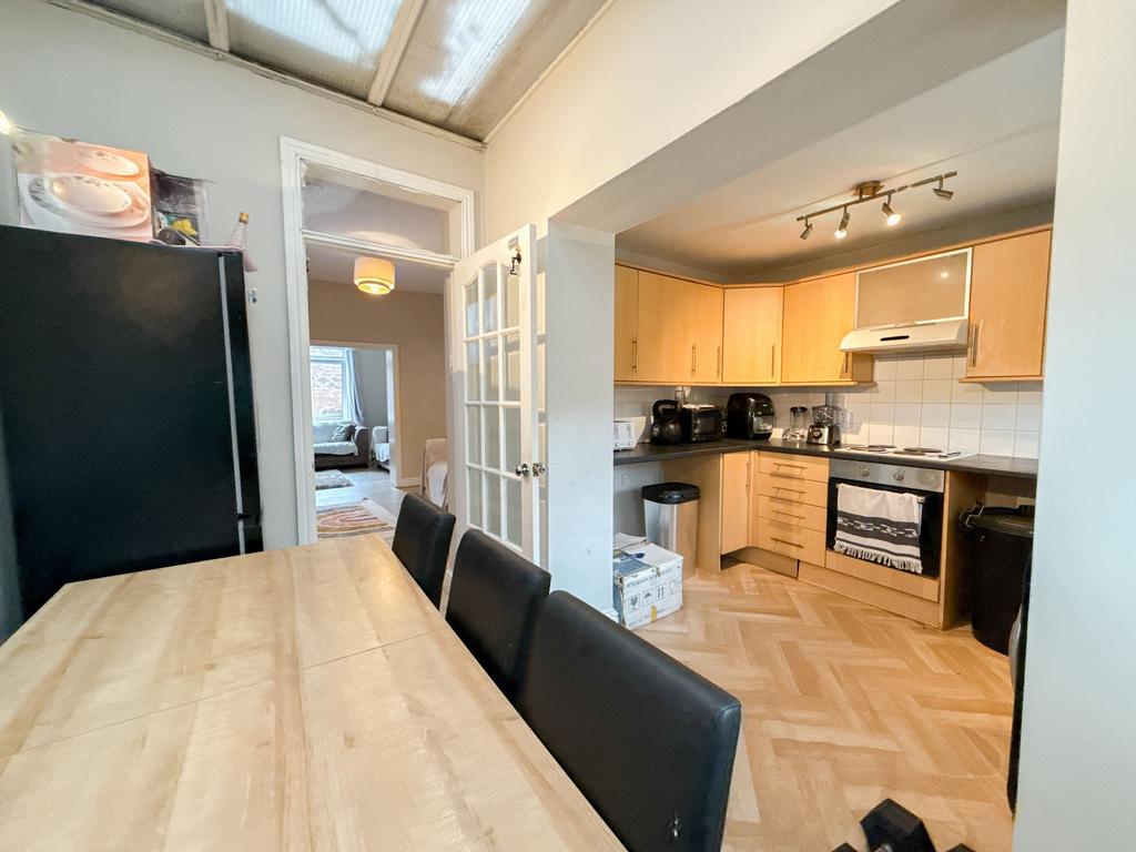 Kitchen/Dining Area