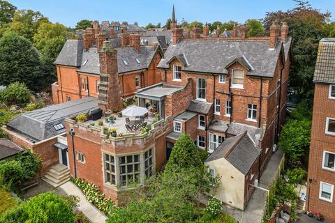 Flat 2, 17 St. Peters Grove, York