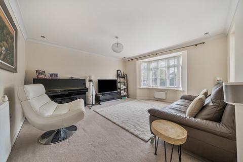 43 Waratah Drive, Chislehurst, BR7 5FP