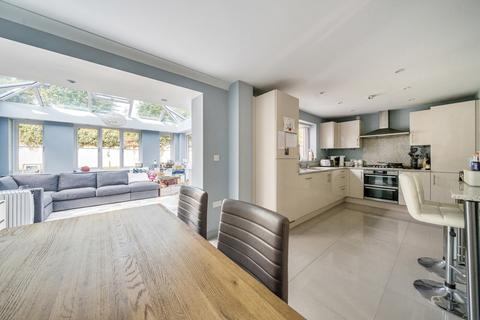 43 Waratah Drive, Chislehurst, BR7 5FP
