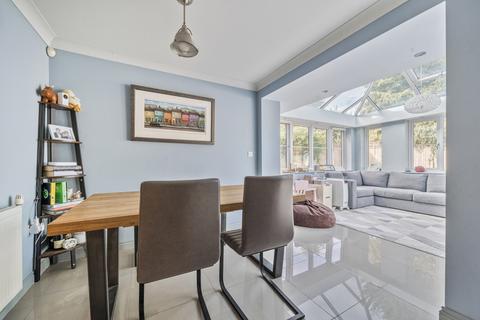 43 Waratah Drive, Chislehurst, BR7 5FP