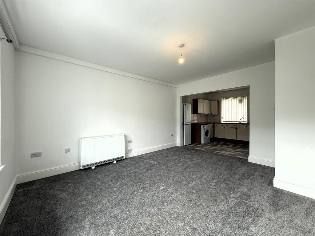 Open plan kitchen/dining room