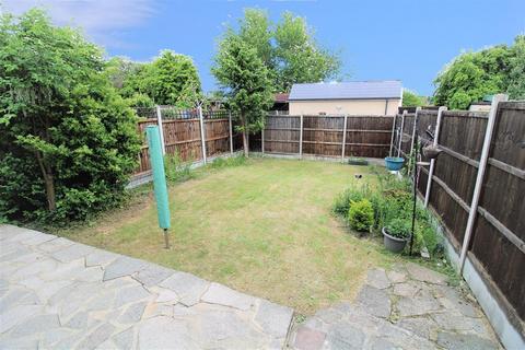 3 bedroom semi-detached house to rent, Inglewood Road , Bexleyheath , Kent , DA7 6JR
