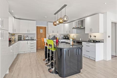 6 bedroom detached house for sale, 20 Manor Drive, Grantham NG32