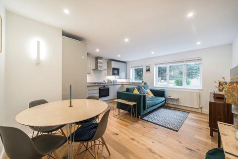 2 bedroom flat for sale, Beardsley Way, London W3