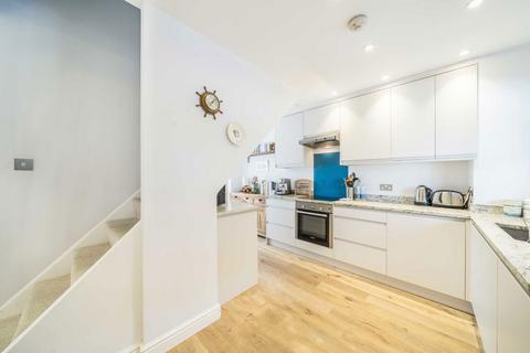 2 bedroom flat for sale, Barringer Square, London SW17