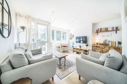 2 bedroom flat for sale, Barringer Square, London SW17