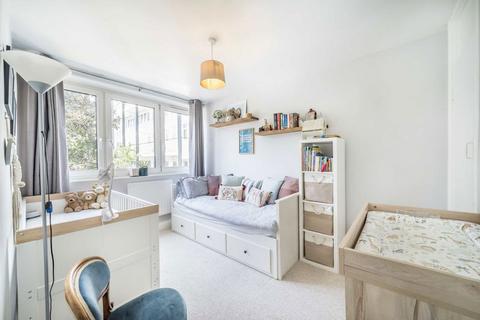 2 bedroom flat for sale, Barringer Square, London SW17