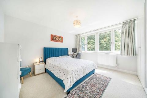 2 bedroom flat for sale, Barringer Square, London SW17