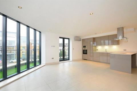 2 bedroom flat to rent, London SW20