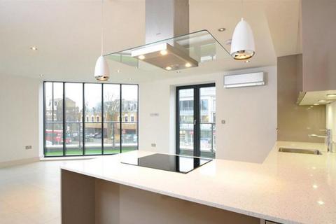 2 bedroom flat to rent, London SW20