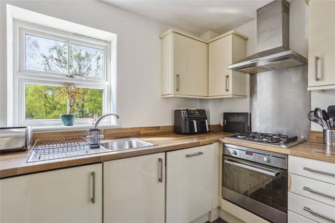 3 bedroom flat for sale, Dorking Road, Guildford GU4