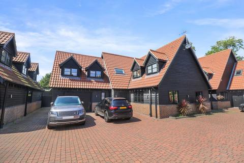 4 bedroom detached house to rent, London Road, Ongar CM5