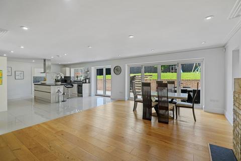 4 bedroom detached house to rent, London Road, Ongar CM5